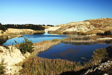Naklejka premium Beautiful blue lake