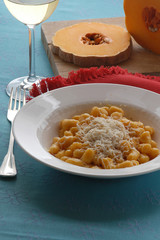 Gnocchi di zucca con ricotta affumicata alla bellunese