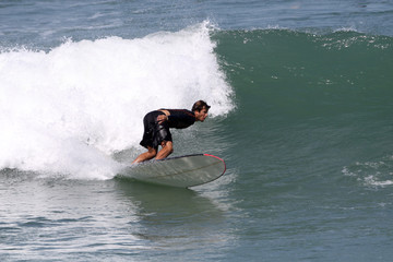 &eacute;quilibre et ma&icirc;trise sur la vague