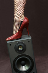 fuß in roten pumps © Tama-Tama