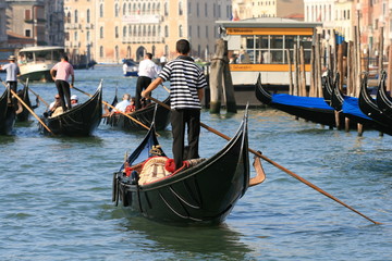 Fototapeta na wymiar Gondolą w Wenecji