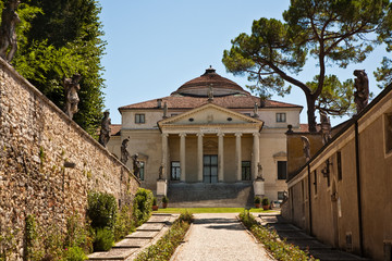 Fototapeta na wymiar Villa Rotonda, erbaut von Andrea Palladio, Vicenca
