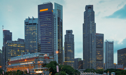 Fototapeta na wymiar Singapore skyscrapers in evening