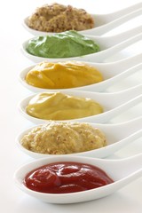 senf und ketchup