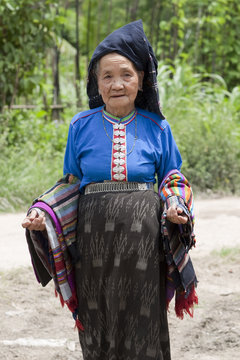 alte Frau Asien in Tracht, Laos