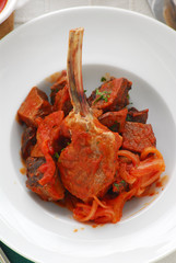 Capretto in salsa di pomodoro - Secondi Emilia Romagna
