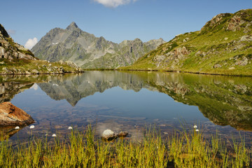 Fototapeta na wymiar Bergsee w Vorarlbergu