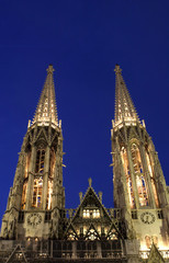 Fototapeta na wymiar Vienna - Votivkirche - towers in nihgt