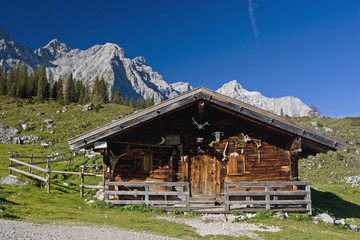 Fototapeta na wymiar Ladizalm w górach Karwendel