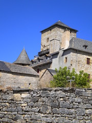 Fototapeta na wymiar Fortifications de l'aveyron