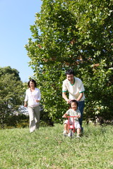 Obraz premium Familiy in the park