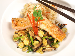 Lachs mit Asia Gemüse