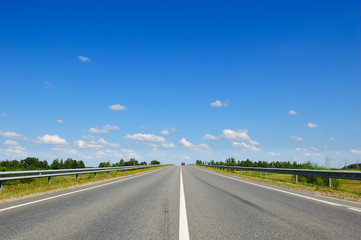 Fototapeta premium Road with cars going in the opposite direction