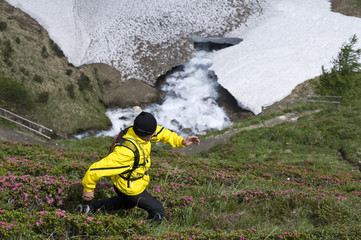 Obraz premium Berg Läufer im Alpine Gelände Natur Pur