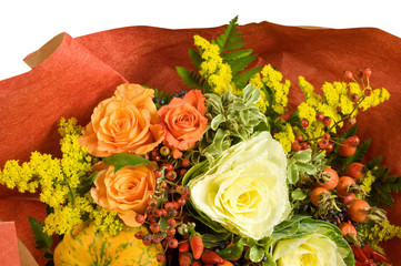 Mazzo fiori autunnale carta rossa part