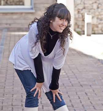 Chica joven sonriendo