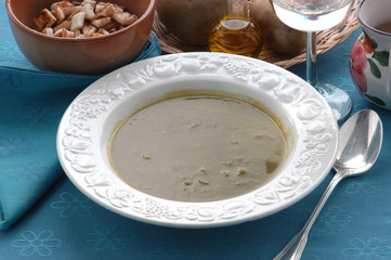 Crema di asparagi e patate - Primi piatti vegetariani