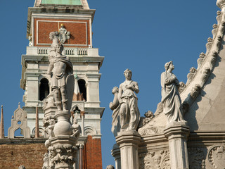 Fototapeta na wymiar The Courtyard of the Doge's Palace in Venice