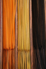 encens jaune et noir