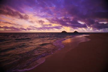 Fototapeta na wymiar daybreak at Lanikai beach in Hawaii