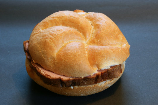 Leberk&auml;se-Semmel