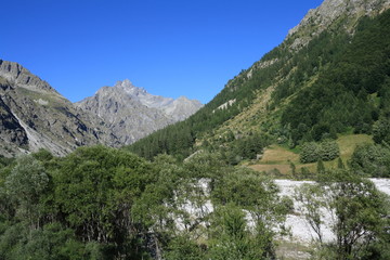Fototapeta na wymiar Vallée de Champoléon,Hautes-Alpes