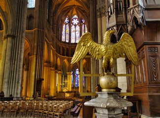 Fototapeta premium Cathedral in Reims - Interior
