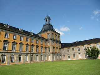 Fototapeta na wymiar Uniwersytet w Bonn