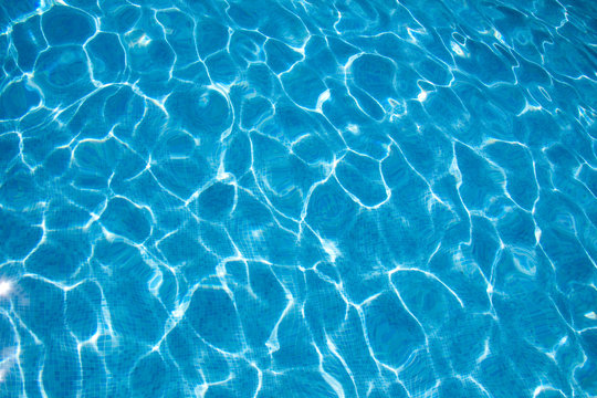 Textura De Agua En Una Piscina Azul