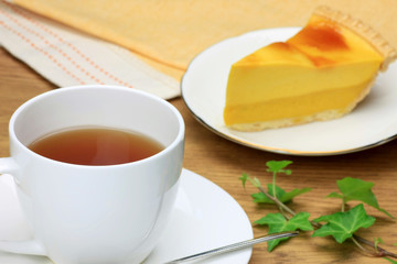 tea and pumpkin cake