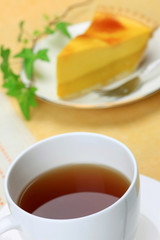 tea and pumpkin cake