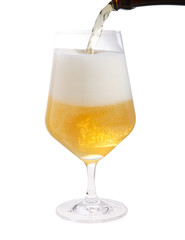 Pils einschenken