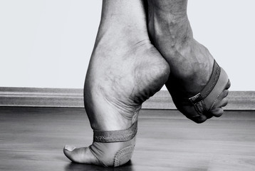 Contemporary Dancer Feet - 17939732