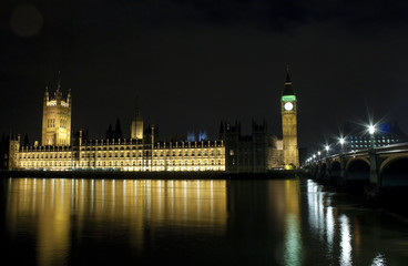 Fototapeta na wymiar The Houses of Parliament and Westminster Bridge