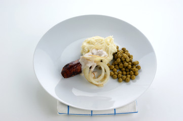 mashed potato with sausage, onion and organic pea