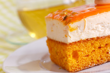Orangentorte - Schnitte mit Tee