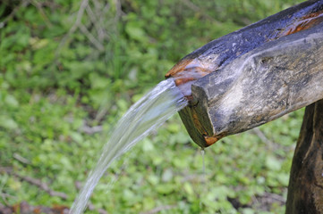 Brunnen im Gebirge