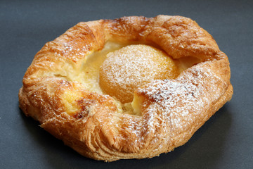 Topfen-Pfirsich-Plunder