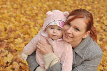 bébé avec maman