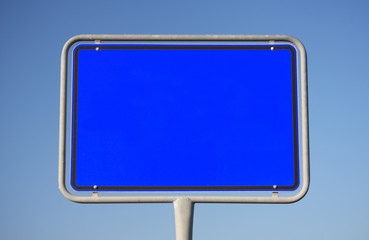 Schild in Blau  
