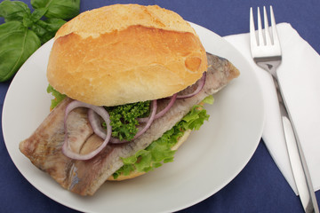 Matjesbrötchen