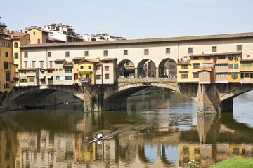 Fototapeta na wymiar Ponte Vecchio and Kayak