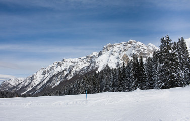 Fototapeta na wymiar Ośrodek narciarski Madonna di Campiglio. Włochy