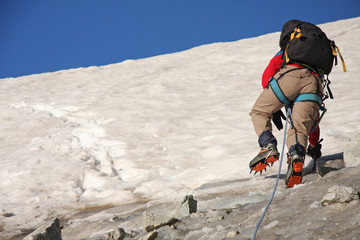 Alpiniste sur glacier