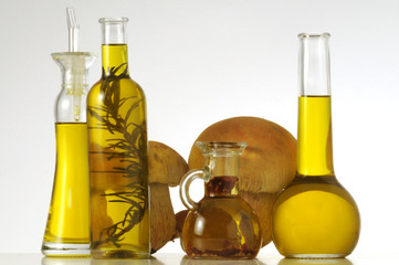 Olio d oliva e funghi porcini