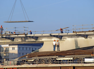 Pont en construction