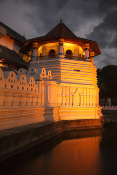 Temple of the Tooth. Evening. Sri Lanka