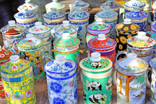 China Shanghai Yuyuan Market Tea Pots.