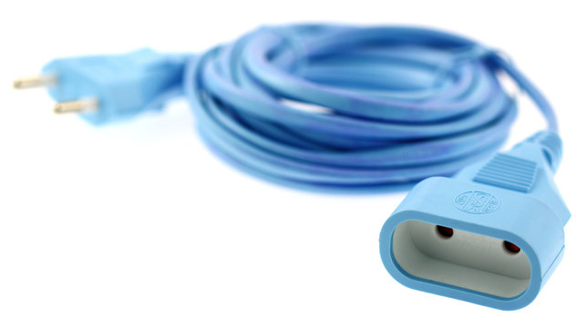 rallonge &eacute;lectrique bleue fond blanc