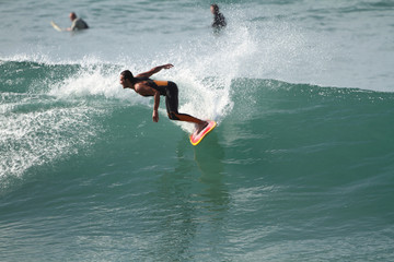 &eacute;quilibre et ma&icirc;trise sur la vague